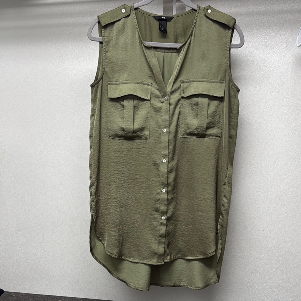 H&M Olive Green Sleeveless Button-Up Top